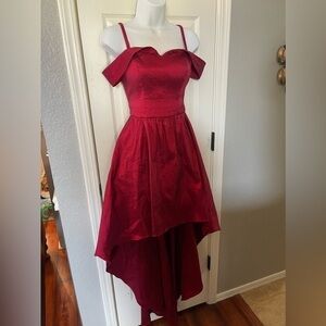 B. Smart Red/ Burgundy Sleeveless High Low Formal Gown Size 5/6